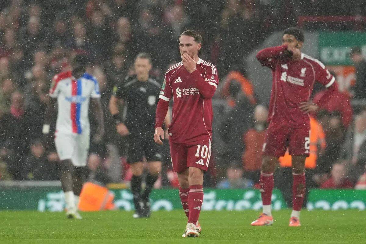 ลิเวอร์พูลพ่ายแพ้อย่างน่าอับอาย 0-3 ในบ้าน! การตกรอบแชมเปียนส์ลีกที่แย่ที่สุดในรอบ 91 ปีของสโมสร ขณะที่สล็อทถูกวิจารณ์ว่า 'โบกธงขาว' คริสตัล พาเลซ แชมเปียนส์ลีก อาร์เซนอล