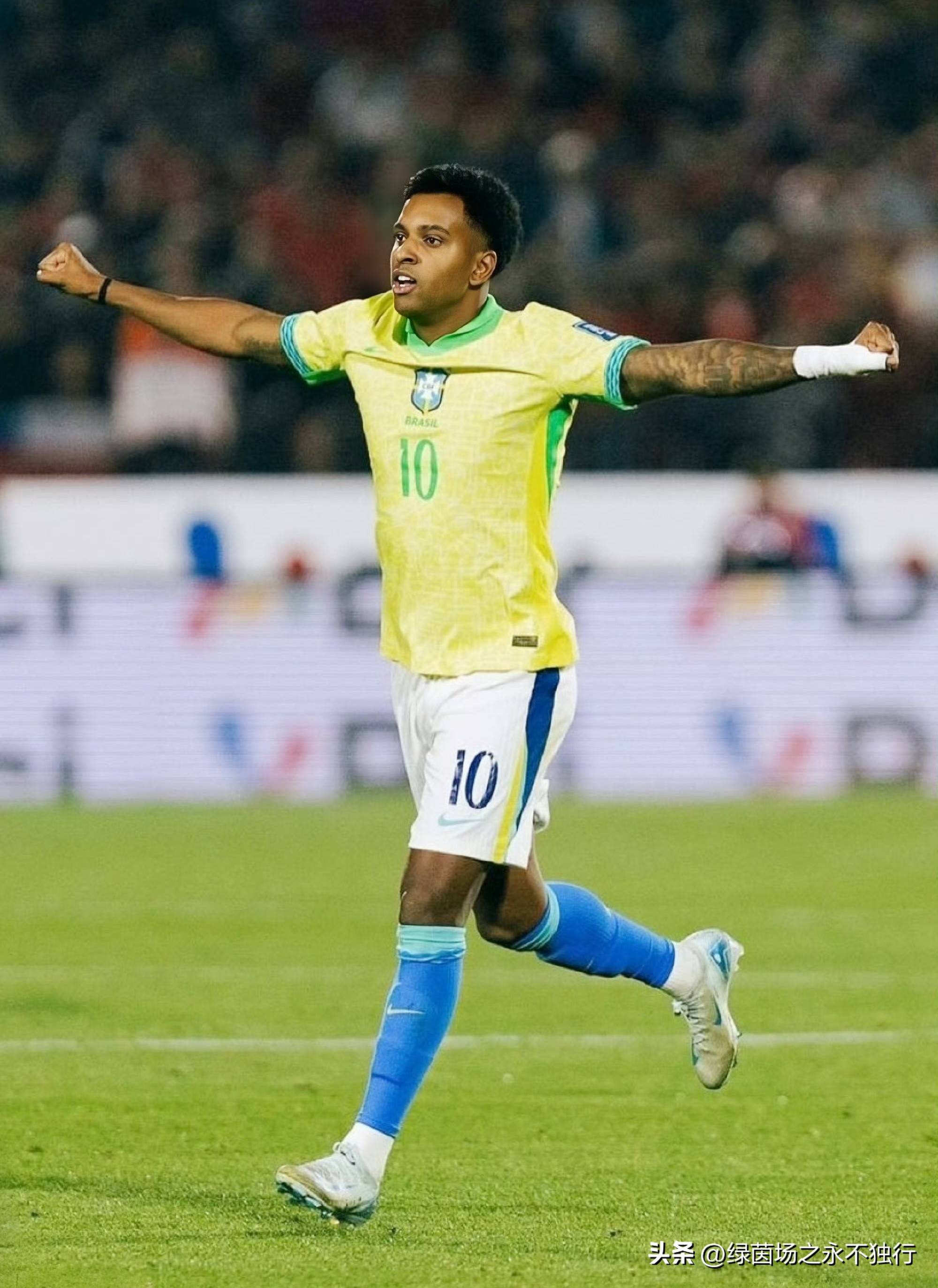 ระเบิดลูกใหญ่ของเรอัล มาดริด: กองหน้าค่าตัว 80 ล้านยูโรถูกดร็อปนั่งสำรอง เล็งย้ายทีมช่วงฤดูหนาว โดยมีอาร์เซนอลและสเปอร์สให้ความสนใจ! โรดรีโก้ อลอนโซ วินิซิอุส