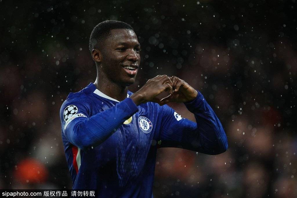 ดาวซัลโวสูงสุด! เคซี่ย์คว้ารางวัลนักเตะยอดเยี่ยมประจำเดือนของเชลซีและประตูยอดเยี่ยมประจำเดือน_เชลซี เอฟซี_พรีเมียร์ลีก_ยูฟ่า แชมเปี้ยนส์ลีก