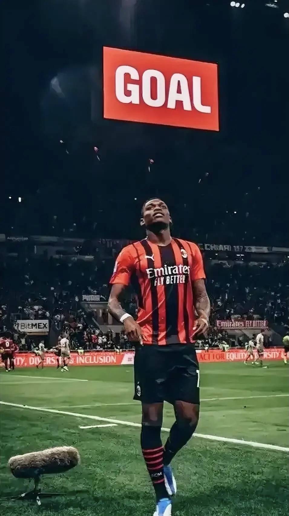 ตำนานเอซี มิลาน ริเวร่า: แฟนบอลต้องการให้ เลเอา ชนะเกมเพียงลำพัง แต่เขาไม่ใช่ เปเล่ – แม้แต่ เปเล่ ก็ยังทำไม่ได้ _ผู้เล่น_ มุมมองของ อัลเลกรี