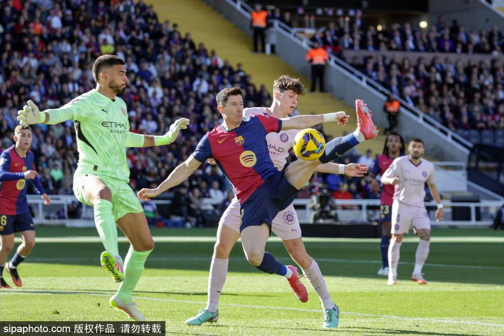 เลวานดอฟสกี้ยังคงอยู่กับบาร์เซโลนา – หน้าต่างการย้ายทีมช่วงฤดูหนาวจะสร้างความปั่นป่วนหรือไม่? แชมเปียนส์ลีกในอนาคต เฟเนร์บาห์เช