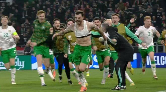 ฮังการีต้องพบกับความเจ็บปวดใจในบ้านเกิด เมื่อกองหน้าของสเปอร์สที่ถูกปล่อยตัวทำแฮตทริกในนาทีสุดท้ายของการพ่ายแพ้ – 40 ปีที่ไม่ได้เล่นฟุตบอลโลก _ไอร์แลนด์_ _พาโลไท_ _กองหน้า_