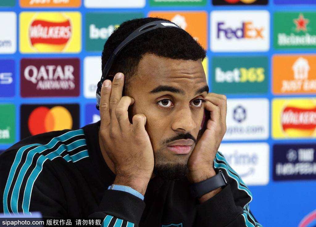 ช็อก! แผนปฏิรูปเรอัล มาดริดฉบับใหม่ของฟลอเรนติโน่ถูกเปิดเผย: อาจเปิดโอกาสให้นักลงทุนภายนอกถือหุ้น 10%!_ธุรกิจ_สมาชิก_เสื้อเชิ้ตสีขาว