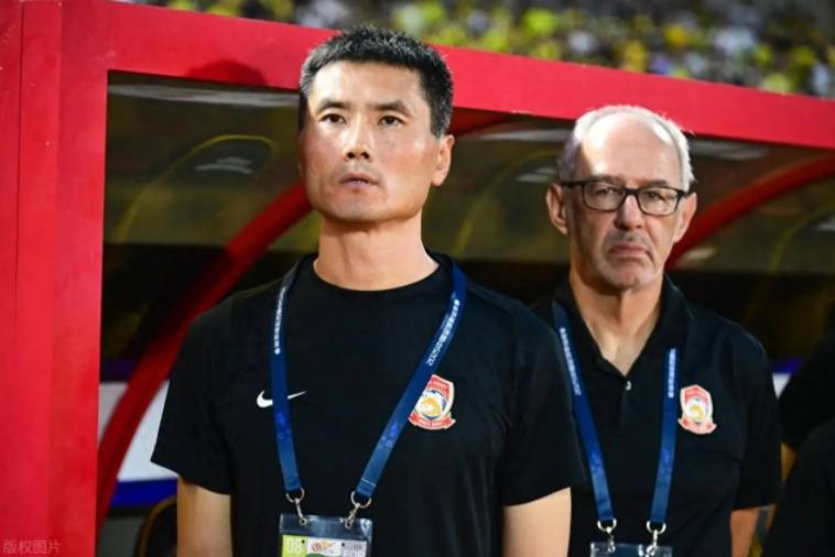 หวัง หยูตง กำลังเผชิญกับทางเลือกสำคัญสามทาง: บุนเดสลีกา, สวิส ซูเปอร์ลีก, บุนเดสลีกาออสเตรีย สถานการณ์ในภูมิภาคที่ใช้ภาษาเยอรมันเป็นอย่างไรบ้าง? แผนการของทีมเจ้อเจียงในเยอรมนี