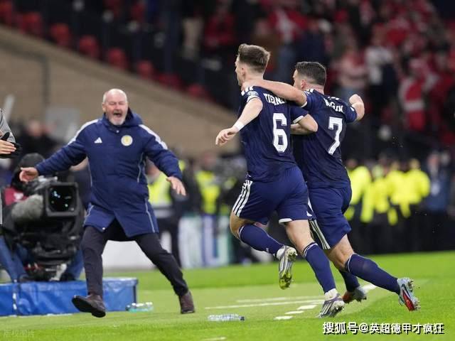 ลูกยิง lob ของสกอตแลนด์ในนาทีที่ 99 จากกลางสนามใส่เดนมาร์ก! ประตูนี้มีโอกาสสูงที่จะได้รับรางวัล Puskás Award!