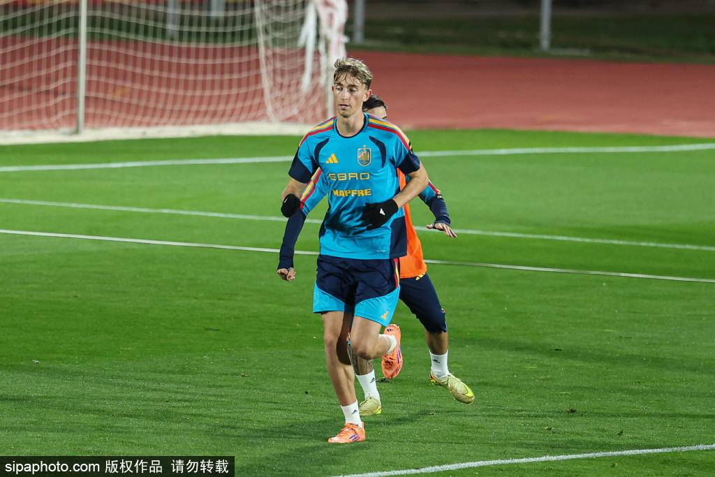 ทีมชาติสเปนกลับมาสู่ฟุตบอลโลกอีกครั้ง: ความรุ่งโรจน์และความท้าทายในแคมเปญที่ 17 ฟุตบอล โลเปเตกี วัฒนธรรม