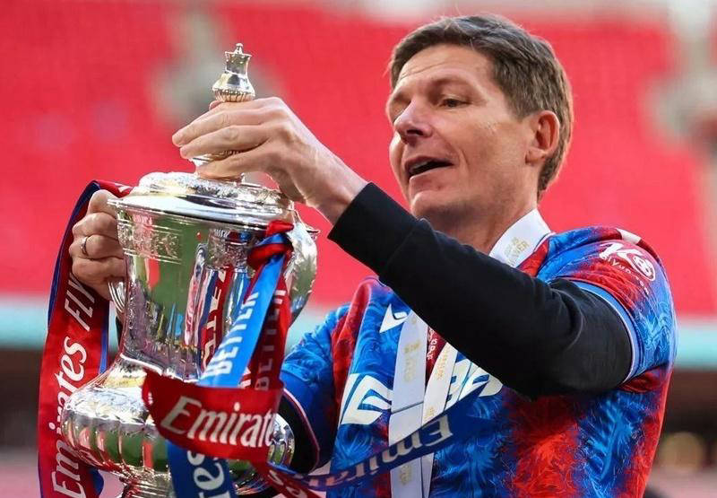 เอฟเอ คัพ รอบ 64 ทีมสุดท้ายเปิดเผย: แมนเชสเตอร์ ยูไนเต็ด พบกับคู่ปรับเก่า ลิเวอร์พูล พบกับคู่แข่งที่เคยเอาชนะมาแล้ว ขณะที่ทั้งสองสโมสรเตรียมตัวเพื่อเป็นสักขีพยานในปาฏิหาริย์ของถ้วยรางวัล คู่แข่งขัน ยูฟ่า แชมเปียนส์ลีก อาร์เซนอล