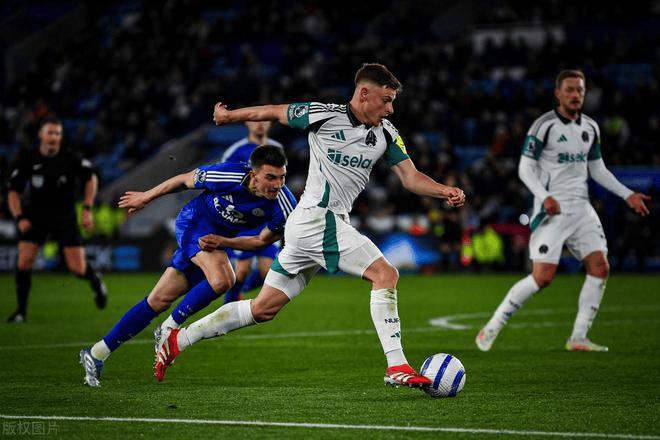 วันอาทิตย์ 009 พรีเมียร์ลีก: นิวคาสเซิล ยูไนเต็ด พบ คริสตัล พาเลซ — ทีมน้องใหม่ที่ได้รับการสนับสนุนจากน้ำมันเผชิญหน้ากับทีมอินทรีแห่งลอนดอนในการต่อสู้เพื่อชิงตำแหน่งในแชมเปียนส์ลีก เอสปันญอล, อาร์เซนอล, โรม่า