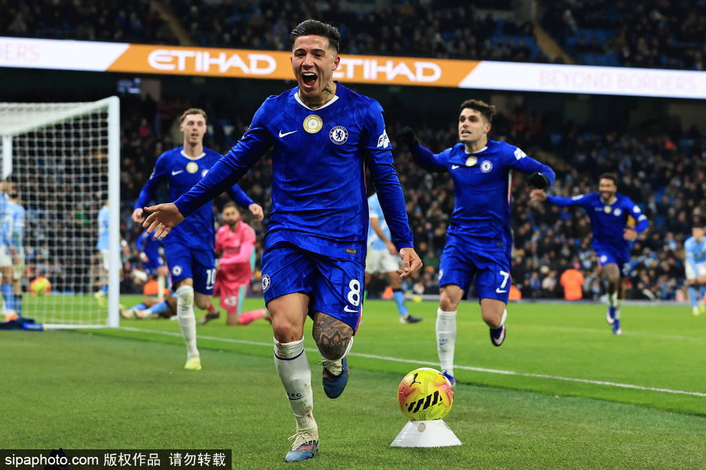 พรีเมียร์ลีก - เอนโซ่ยิงตีเสมอในนาทีสุดท้าย, เรนเดอร์สยิงประตูให้แมนซิตี้เสมอเชลซี 1-1 เป็นนัดที่สองติดต่อกัน_ฮาแลนด์_ส่ง_อาร์เซนอล