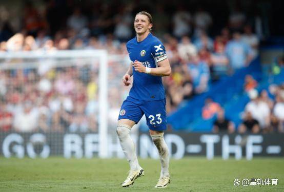 ค่ำคืนแห่งการประกาศครั้งใหญ่สามเรื่องในวงการฟุตบอล: แมนเชสเตอร์ ยูไนเต็ด ยืนยันผู้จัดการทีมคนใหม่, บาร์เซโลนา เปิดตัวนักเตะใหม่, ท็อตแนม ฮ็อตสเปอร์ คว้าตัวกองกลาง ไมเคิล คาร์ริค จากแอสตัน วิลล่า ก่อนเปิดฤดูกาลและศึกยูฟ่า แชมเปียนส์ลีก